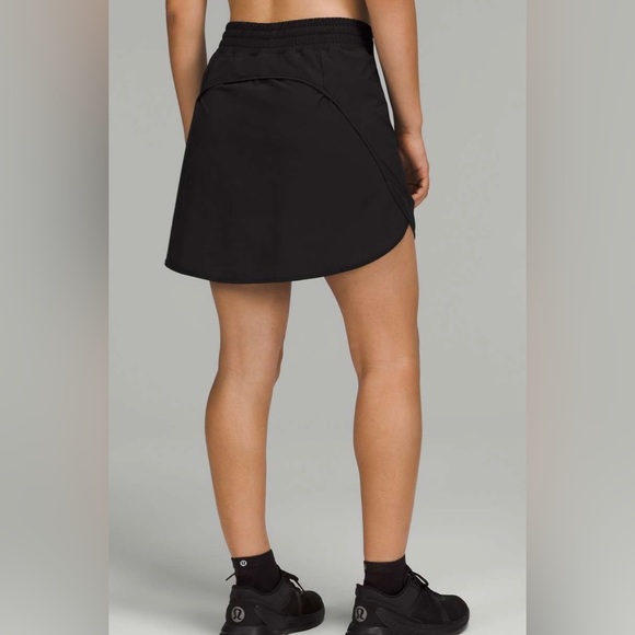 NWT Lululemon Hotty Hot HR Skirt Long Black Size 2 Shorts Underneath - Picture 7 of 11